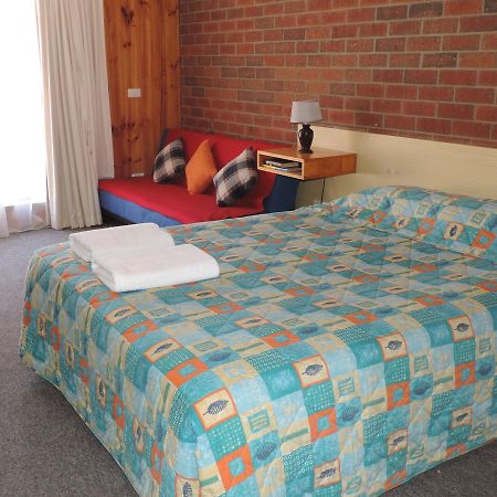 Tooleybuc Country Roads Motor Inn エクステリア 写真