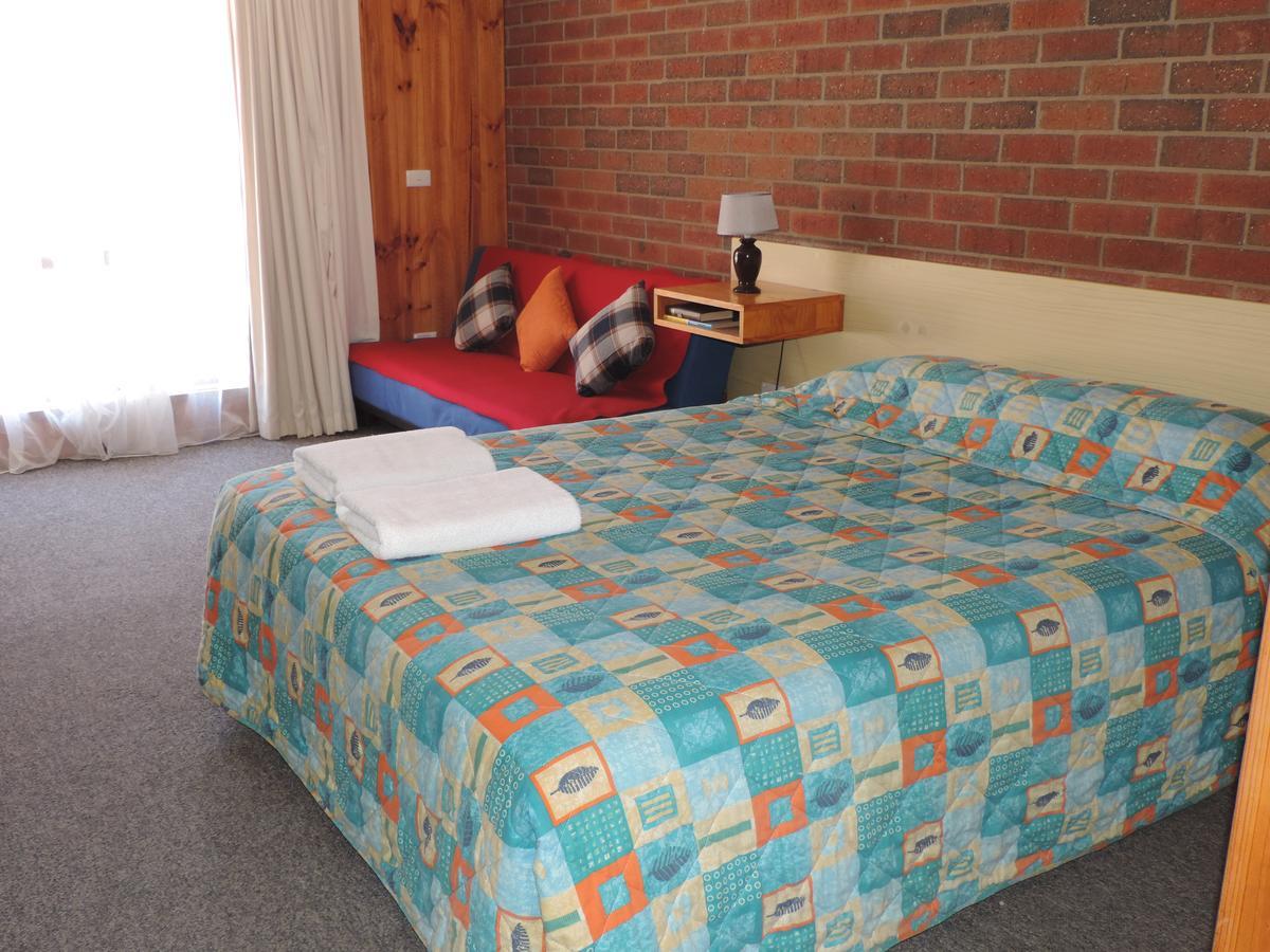 Tooleybuc Country Roads Motor Inn エクステリア 写真