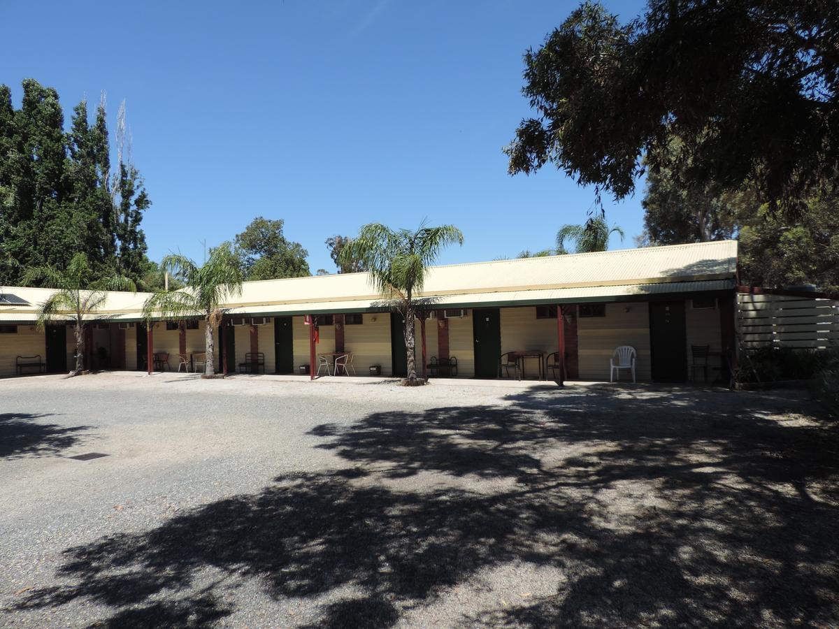 Tooleybuc Country Roads Motor Inn エクステリア 写真