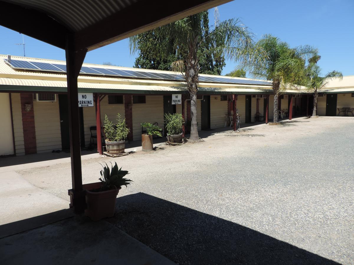 Tooleybuc Country Roads Motor Inn エクステリア 写真
