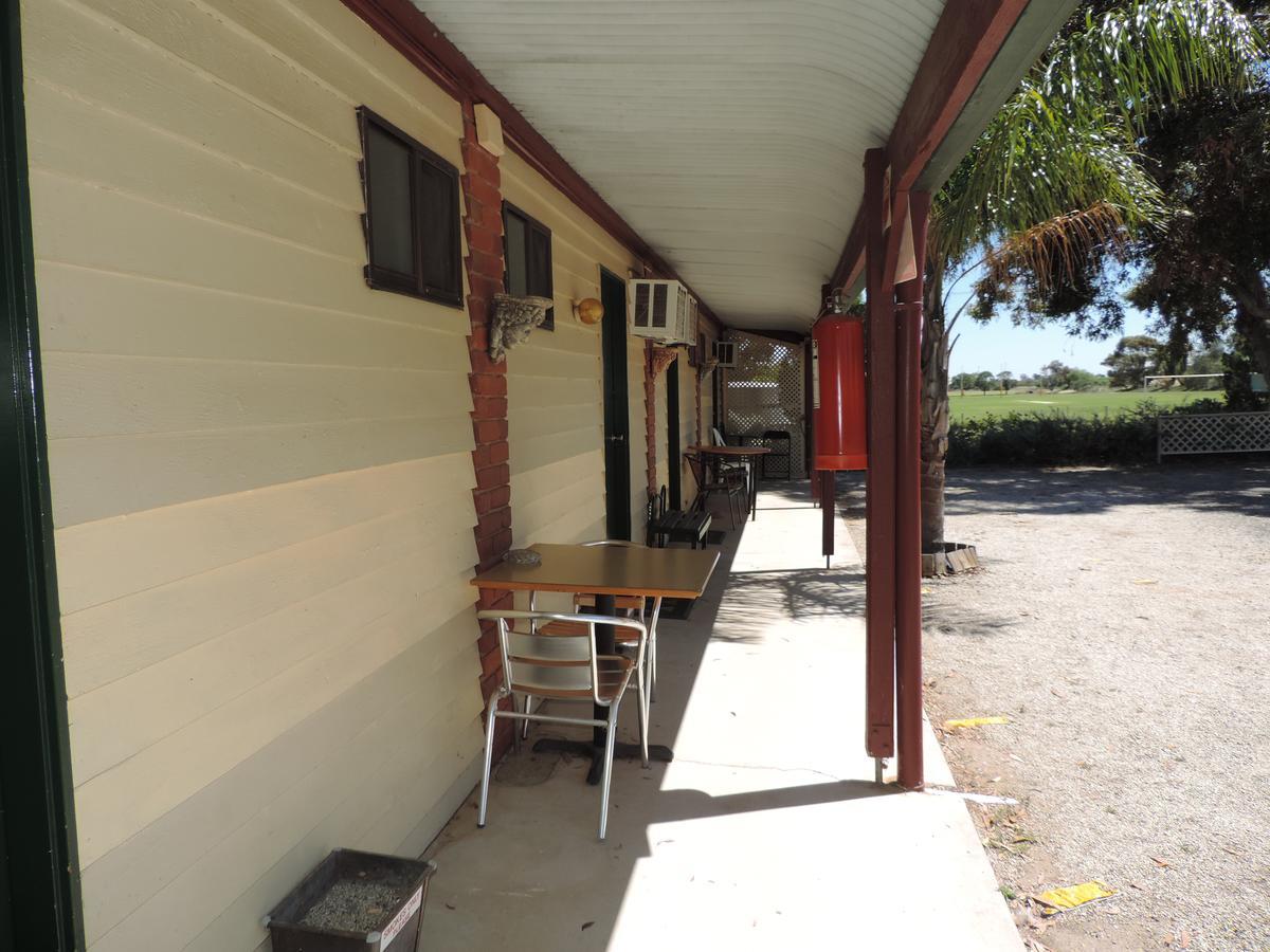 Tooleybuc Country Roads Motor Inn エクステリア 写真